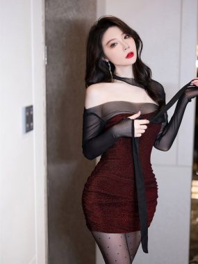 XiuRen 秀人 Vol.8583 梦心玥：黑丝魅影，连衣裙与腿的诗篇