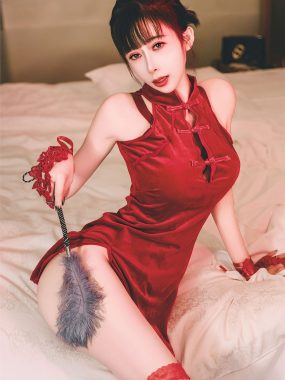 XiuRen 秀人 Vol.8047 护士短袖间的清新甜美：宝宝甜的眼镜魅力