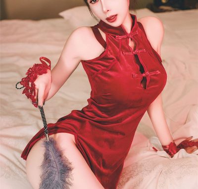 XiuRen 秀人 Vol.8047 护士短袖间的清新甜美：宝宝甜的眼镜魅力