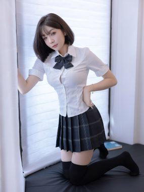 XiuRen 秀人 Vol.8785 徐莉芝Booty：中国传统衣韵中的连衣裙风华