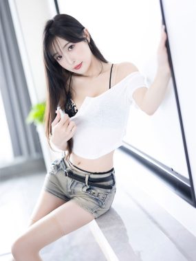 XiuRen 秀人 Vol.8504 林星阑图集·椅上风华：无袖轻纱映韶年