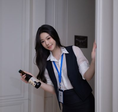 XiuRen 秀人 Vol.8808 马尾轻摆，手执透明扇，小逗逗的青春连衣裙与梦幻连裤袜