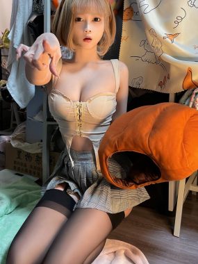 无欲无求的推土君「性感学妹」