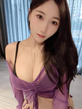 小玉吃果冻「紫色上衣」