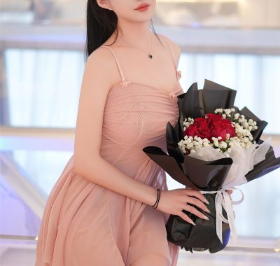 林幼一:围裙下的艺术线条,纹身演绎青春旋律