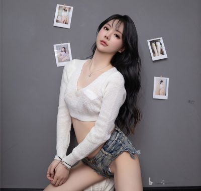 XiuRen 秀人 Vol.8458 赤足青春：幼幼的轻盈足印