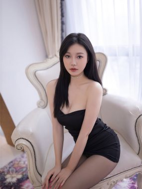 XiuRen 秀人 Vol.8471 安然：领结与网袜的摩登交织，紧身衣下的优雅探索