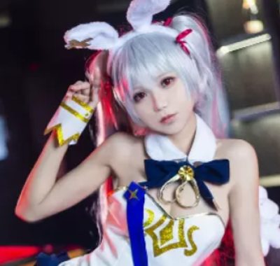 微博Coser 隼隼子 图集合集下载
